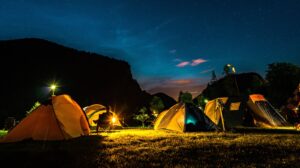 Sotto le stelle senza stress: guida alla prima vacanza in tenda
