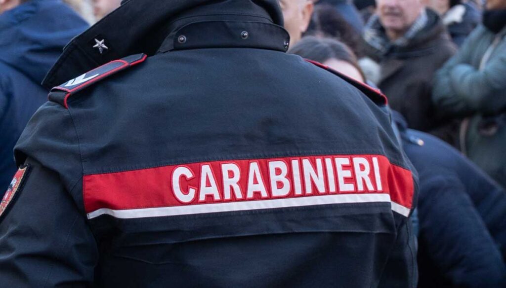 Accoltella il figlio durante una lite nel salernitano: 44enne rinviato a giudizio per tentato omicidio