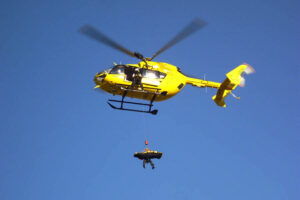 Montecorice, auto precipita in un burrone a Capitello: massiccio intervento dei soccorsi