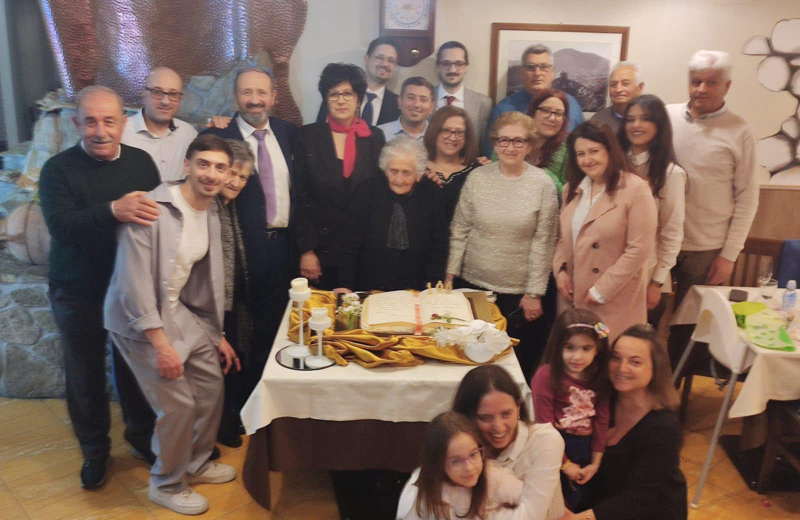 Atena Lucana, un secolo di vita per la centenaria Francesca Caggiano