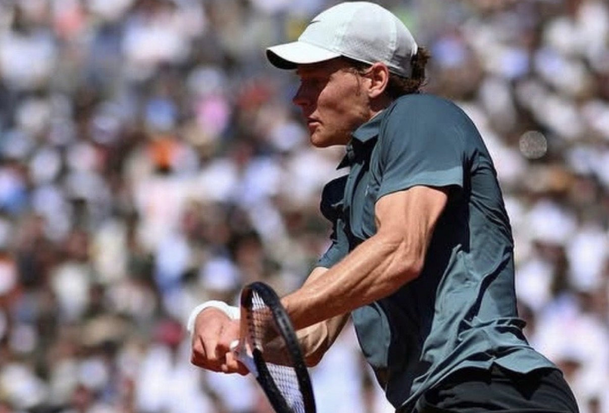 Sinner domina a Montecarlo: è semifinale con autorità