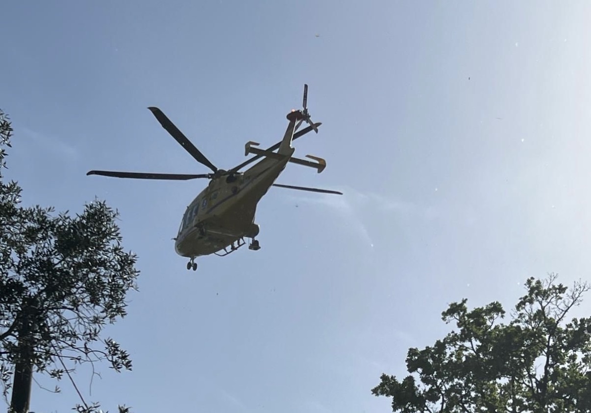 Incidente sul lavoro a Gioi Cilento: 38enne resta incastrato sotto un trattore