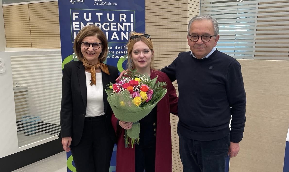 “Dentro, fuori” di Carmela De Falco in mostra alla BCC Magna Grecia di Vallo della Lucania