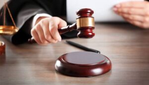 Se agli atti manca la querela contro di me, tutto si deve fermare e non mi potete processare