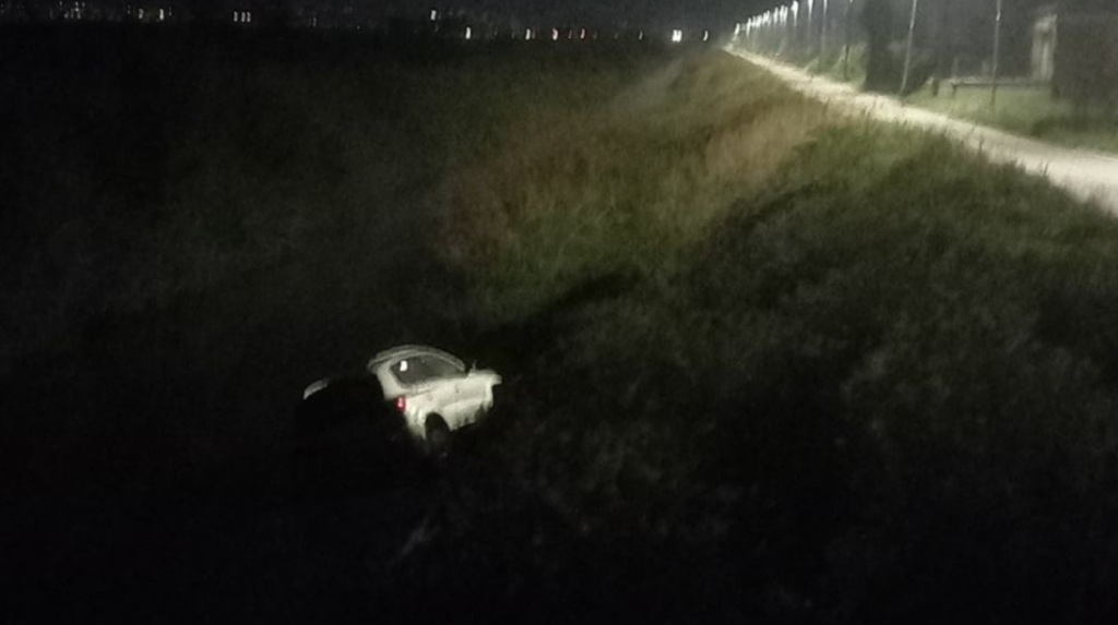Cade nel fiume con l’auto: salvato da un agente fuori servizio