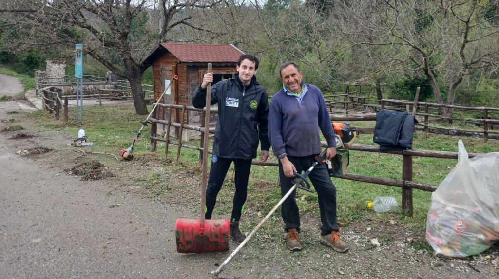 Pulizia straordinaria a Sant’Angelo a Fasanella: il territorio curato da volontari e amministratori