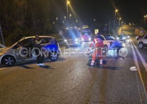 Schianto sulla A2 a Pontecagnano: grave incidente tra Mercedes e 500, 59enne in codice rosso
