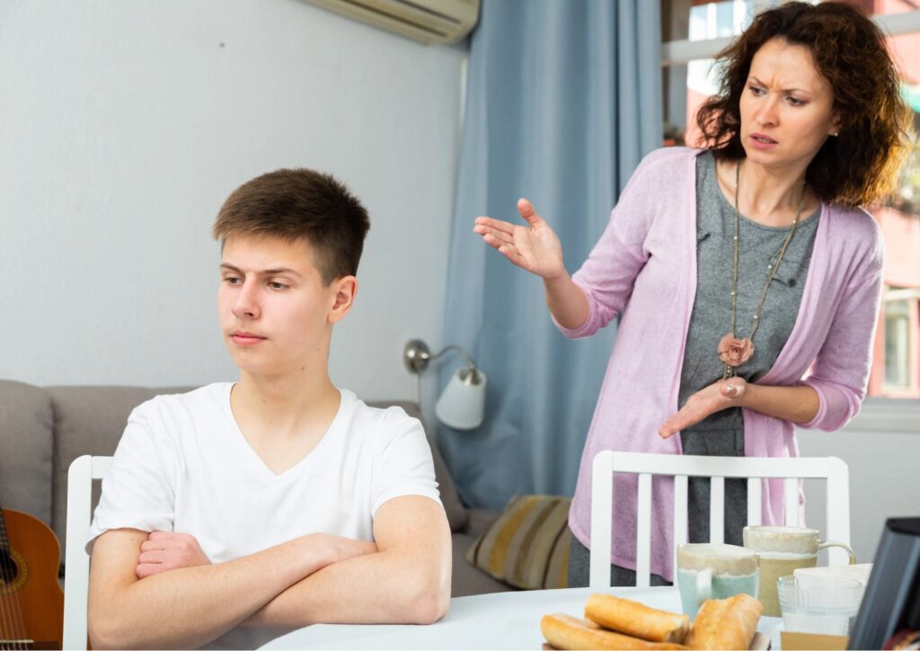 Mio figlio ha trent’anni e un lavoro remunerato. Non se ne va da casa e non contribuisce: ma è giusto?