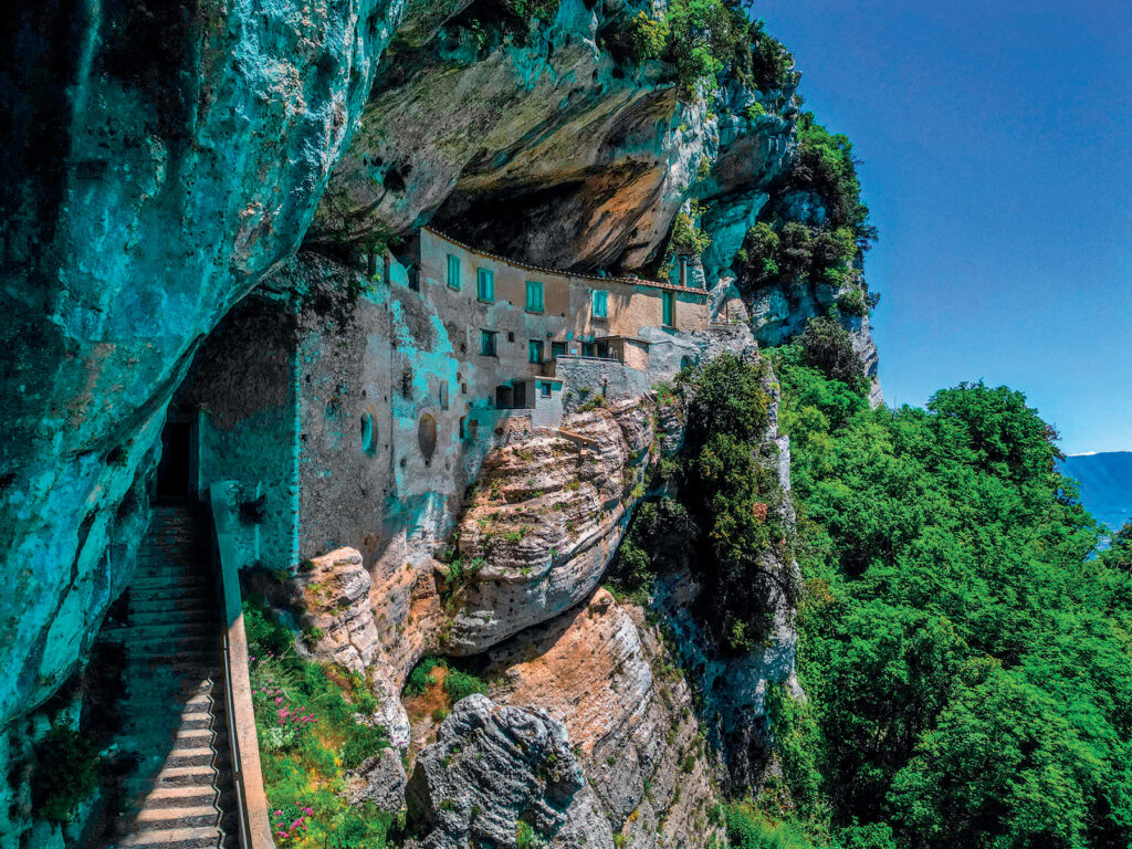 Scoprire la Campania attraverso 101 meraviglie fuori dai classici percorsi turistici