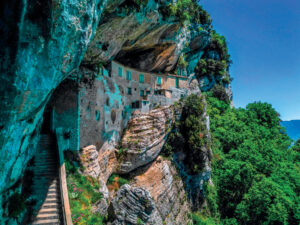 Scoprire la Campania attraverso 101 meraviglie fuori dai classici percorsi turistici