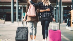 Sindrome del turista: perché in vacanza dimentichiamo le regole