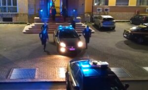 Blitz antidroga all’alba: arresti e sequestri per 780 mila euro