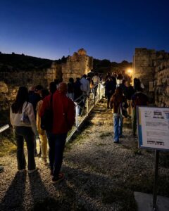 Paestum e Velia illuminate dalla Notte Europea dei Musei: grande partecipazione tra archeologia e suggestioni serali
