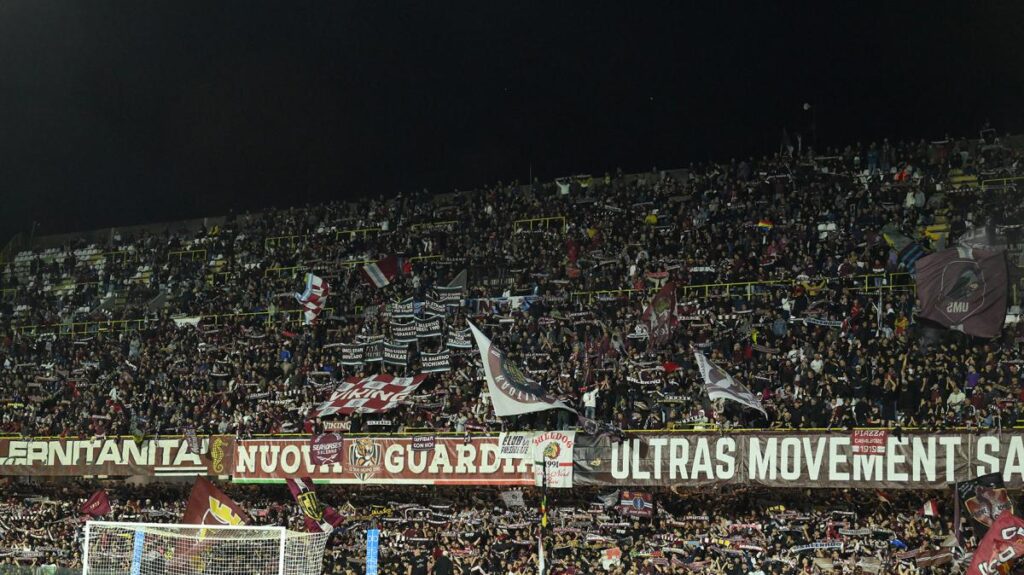 Salernitana-Ravenna, l’Arechi prepara la notte dei playoff: attesi oltre 20mila tifosi, riflettori anche su Mandorlini