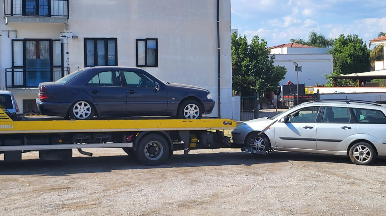 Auto ferme da mesi e senza assicurazione: scatta il sequestro a Capaccio Paestum