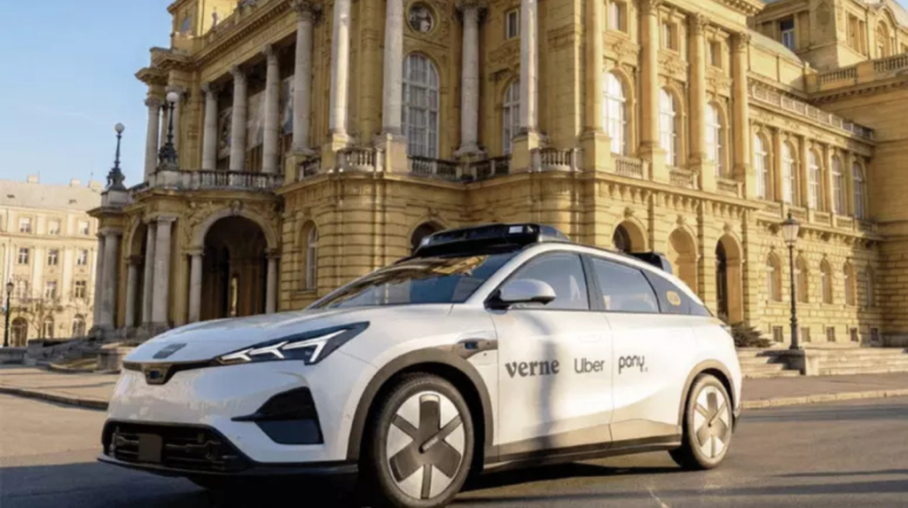 Dai taxi tradizionali ai robotaxi elettrici: la nuova frontiera della ecomobilità