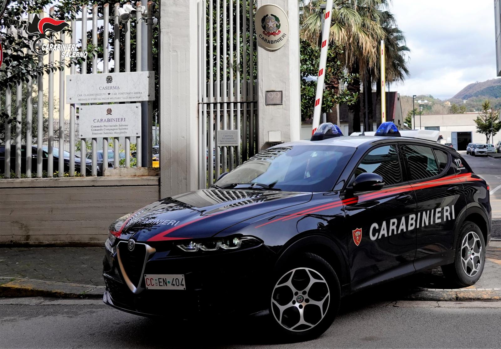 Salerno, tenta di rapinare un ristoratore e aggredisce gli agenti: arrestato