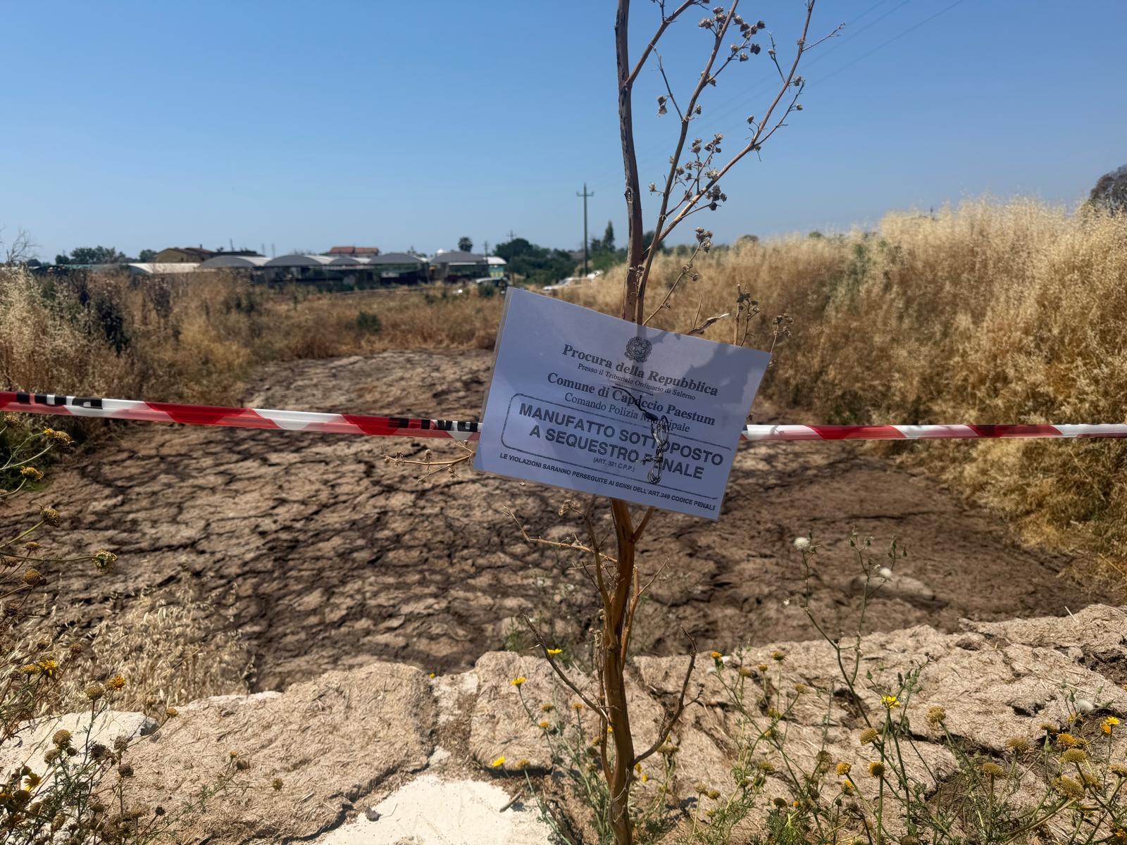 Capaccio Paestum, sequestrata maxi concimaia abusiva: due persone denunciate per violazioni ambientali