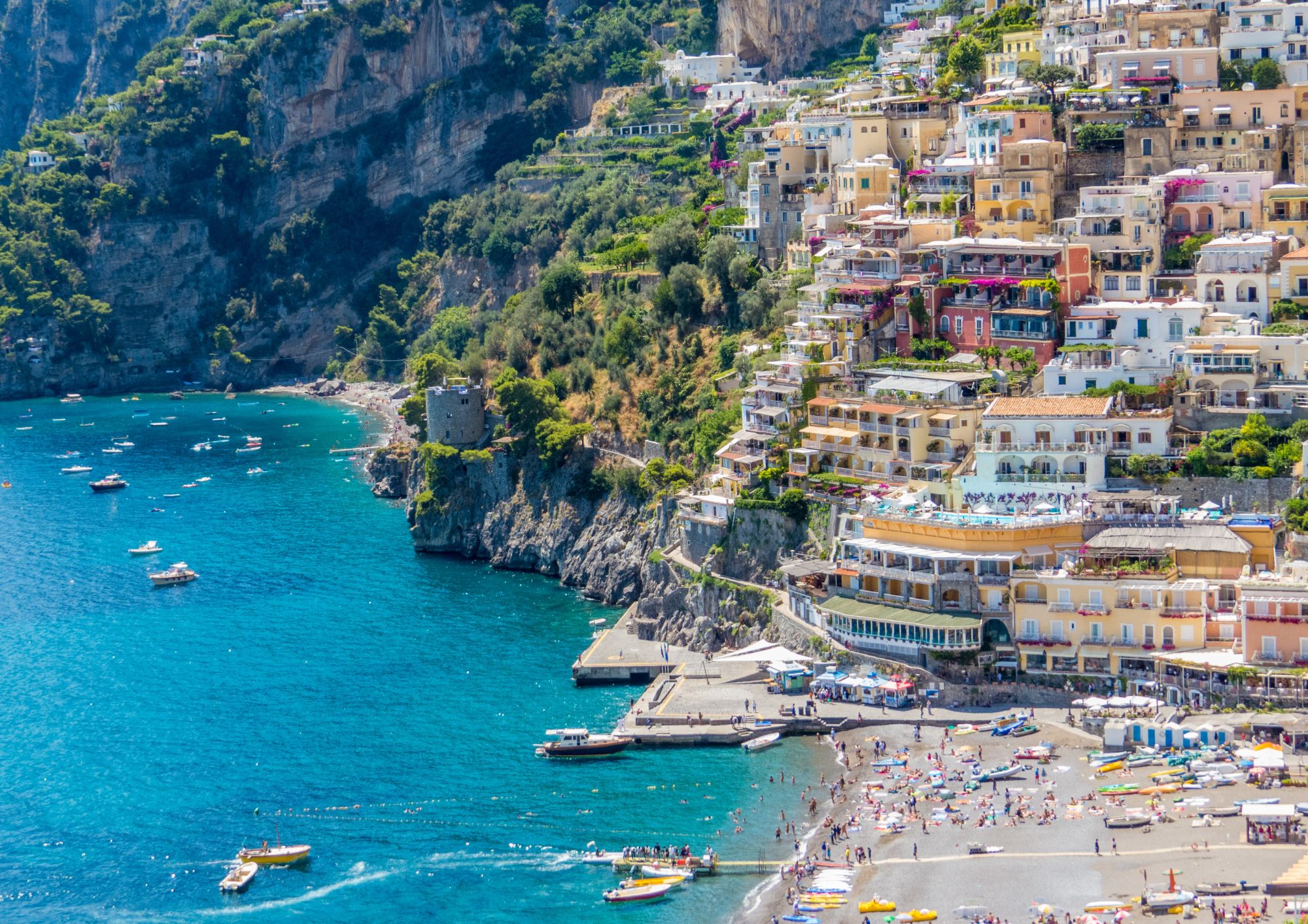 Positano, la verticale del mare: la bellezza sospesa della Costiera Amalfitana