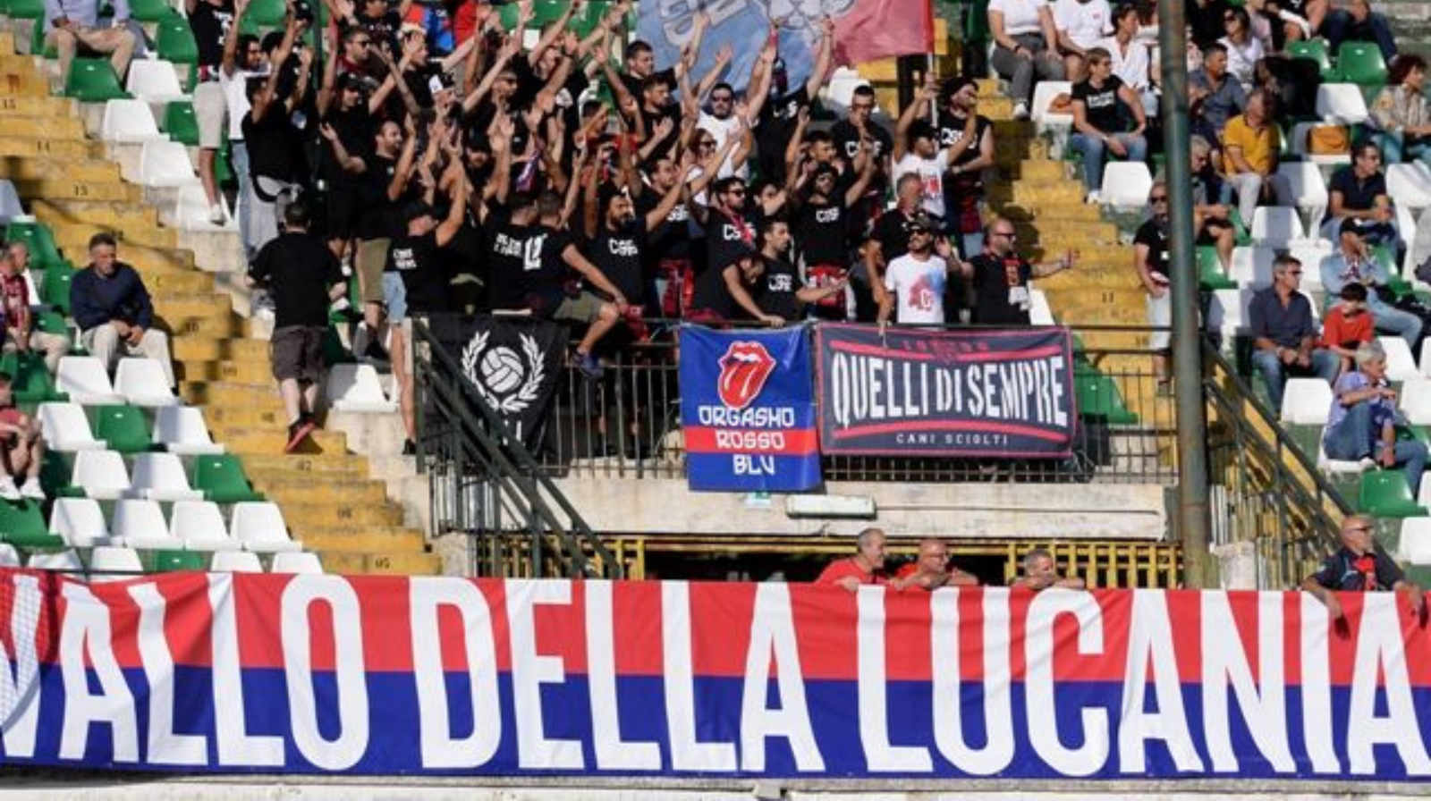 Gelbison, il Tar annulla i Daspo ai tre tifosi rossoblù: accolto il ricorso