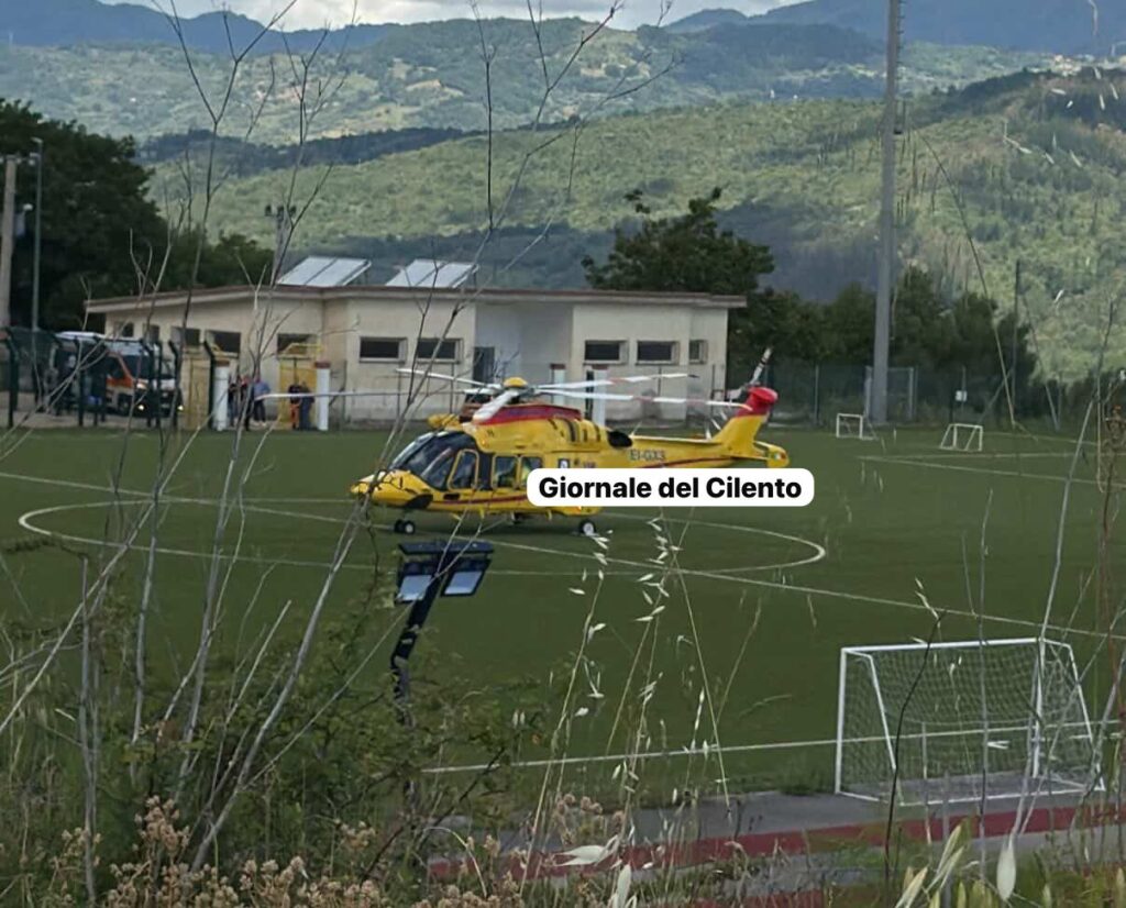 Cade da un balcone mentre monta una tenda: grave un 56enne a Celle di Bulgheria