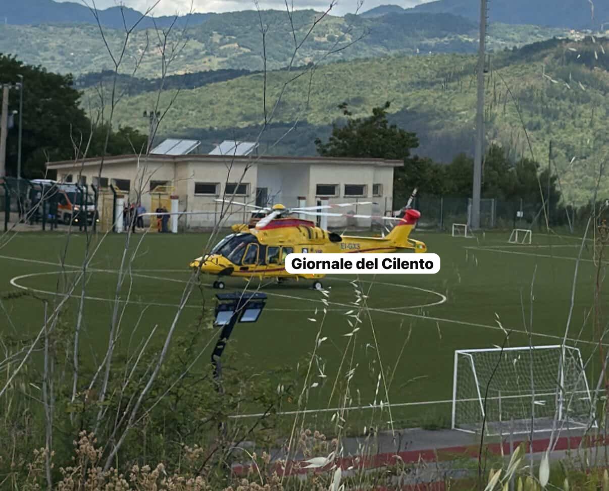 Cade da un balcone mentre monta una tenda: grave un 56enne a Celle di Bulgheria
