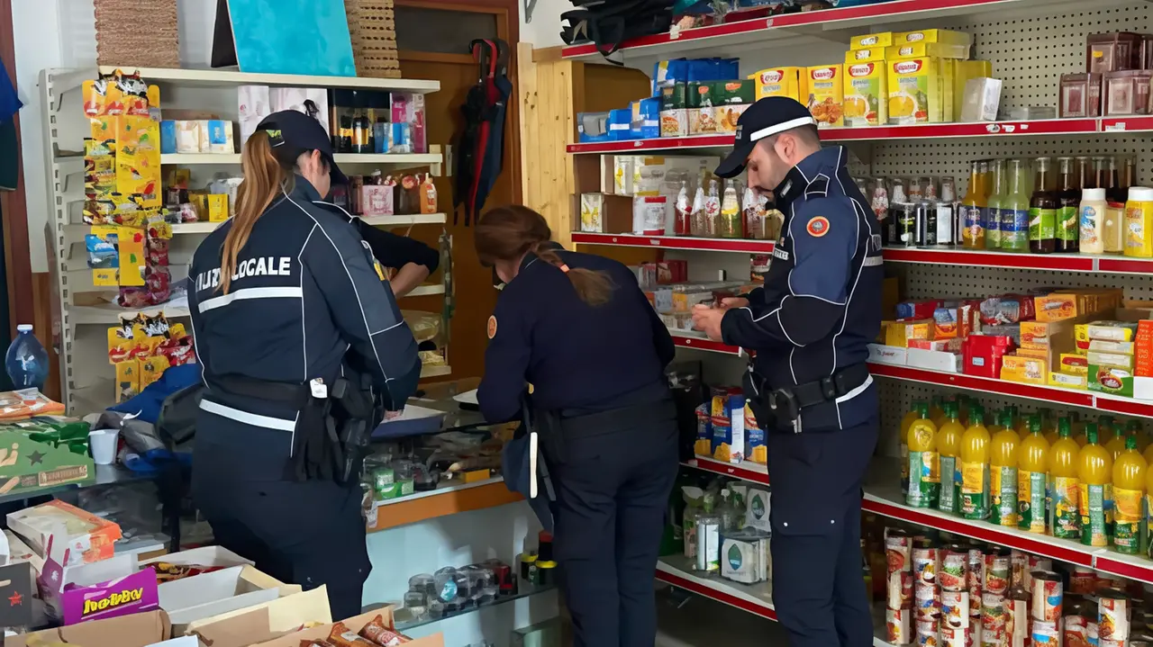Salerno, alcol venduto a un minorenne: denunciato il titolare di un market