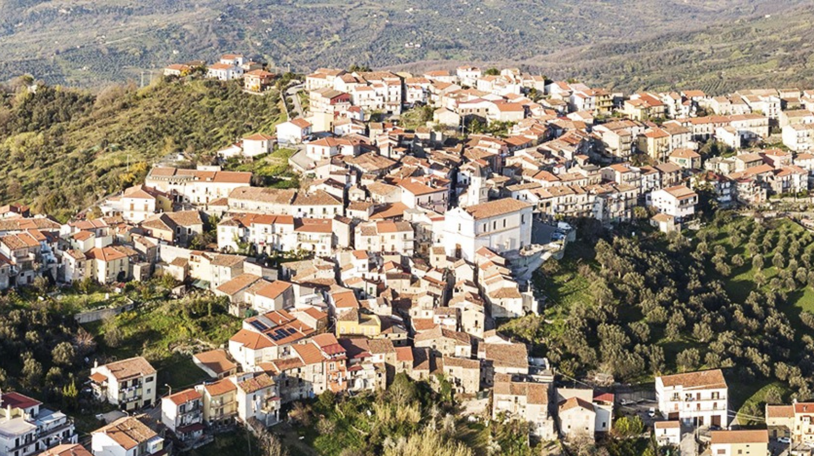 Torna a disturbare nel centro di Bellosguardo: scatta il Daspo urbano
