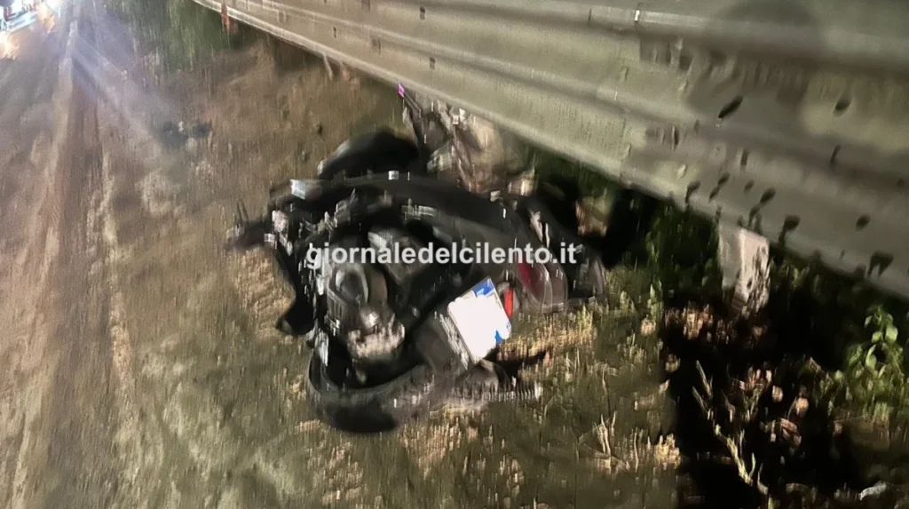 Incidente a Castellabate sulla via del mare: un giovane in ospedale