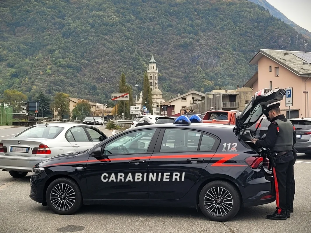 Sant’Arsenio, interventi della polizia locale per bravate e liti in piazza