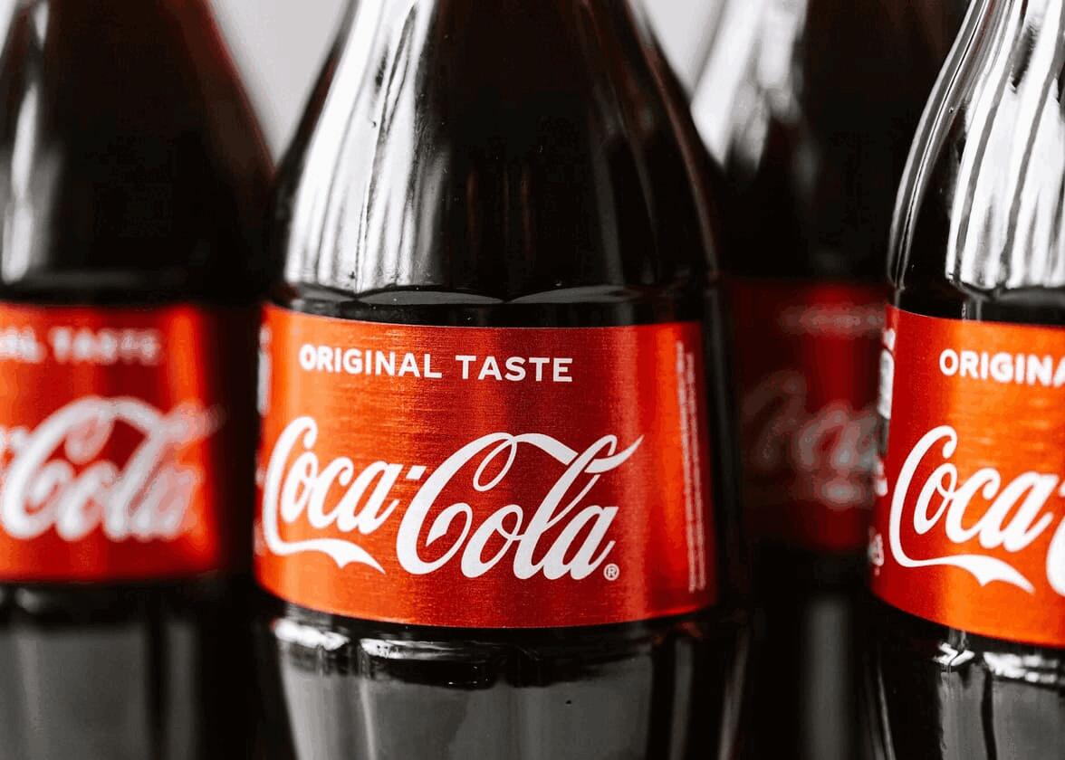 Accadde oggi, 8 maggio: dalla fine della guerra in Europa alla nascita della Coca-Cola, le date che hanno segnato la storia