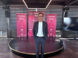 L’Ammaccata cilentana premiata da Forbes Italia a Napoli: Cristian Santomauro è tra i 35 Maestri della Pizza 2026