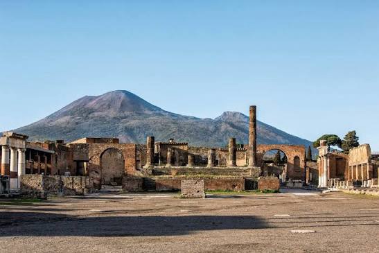 Pompei, viaggio nell’arte e nella cultura della città romana sospesa nel tempo