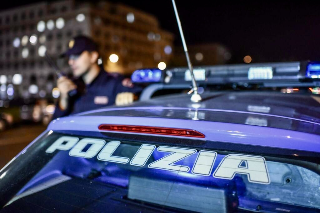 Rapina e aggressione a Salerno, un arresto. Denunciata la vittima per porto di coltello