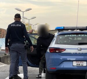 Salerno, rimpatriati due cittadini marocchini irregolari: uno aveva precedenti per droga