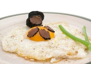 Uovo fritto al tartufo, un classico della cucina italiana