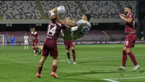 Un eurogol di Crespi ammutolisce l’Arechi: la Salernitana si gioca tutto mercoledì a Brescia