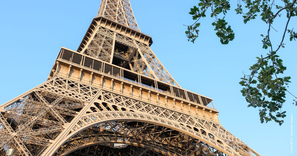 6 maggio: il Sacco di Roma, la nascita della Torre Eiffel e le tragedie del Novecento che hanno segnato la storia