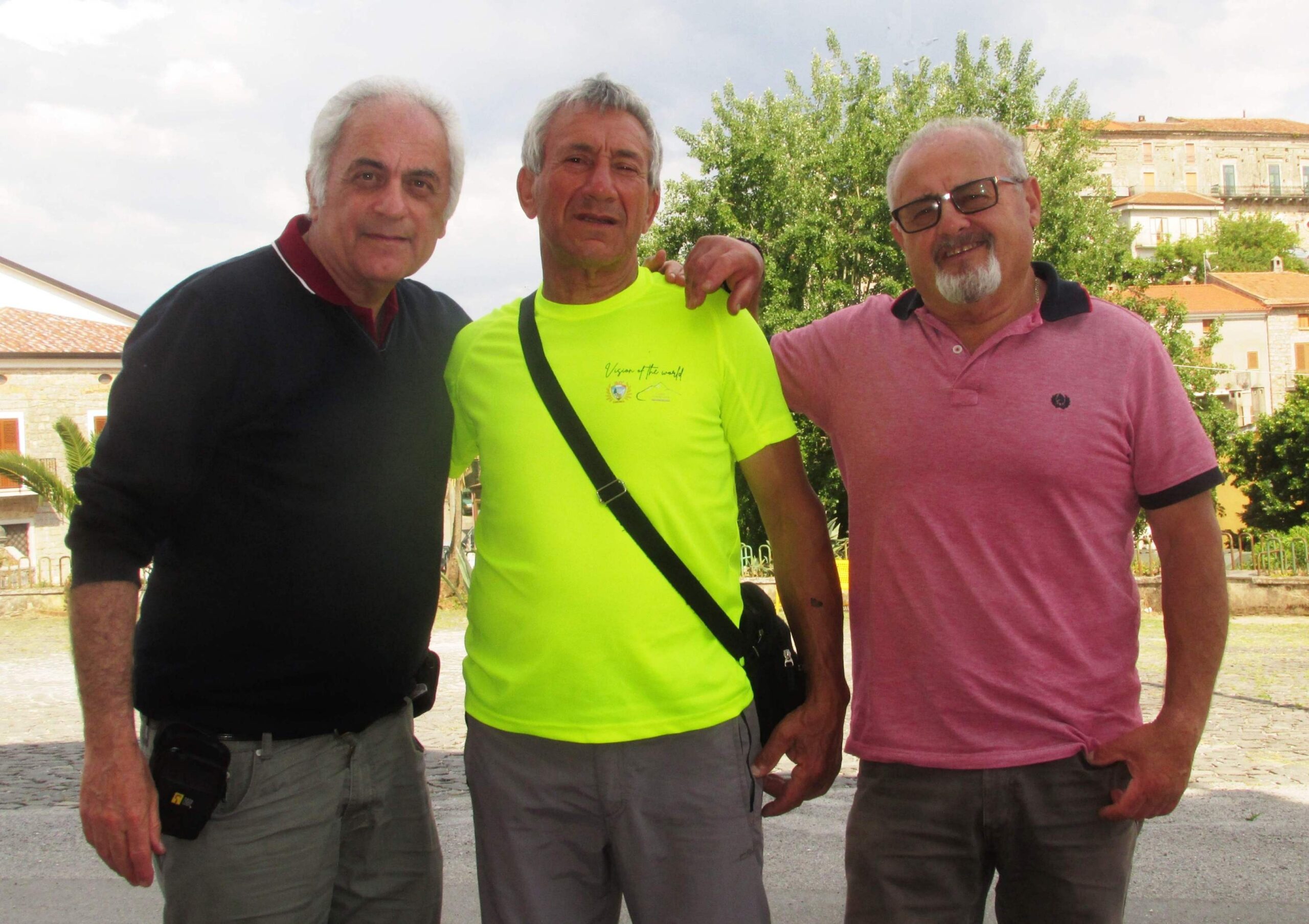 Fede e memoria storica: tre pellegrini a piedi da Lauria al Monte Gelbison