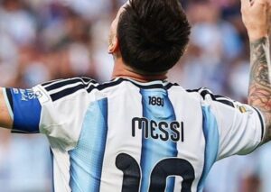 Messi nella storia: doppietta da record e Argentina qualificata