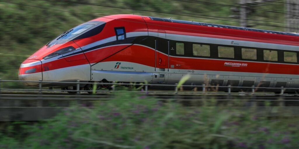 Mobilità turistica, dalla Regione oltre 3,4 milioni di euro per treni storici e Alta Velocità fino a Sapri