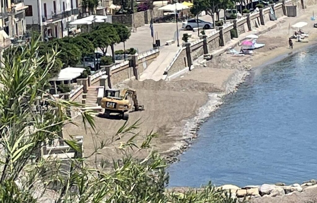 Montecorice, minoranza diffida Comune: «Serve chiarezza su gestione draga e su costi ripascimento»