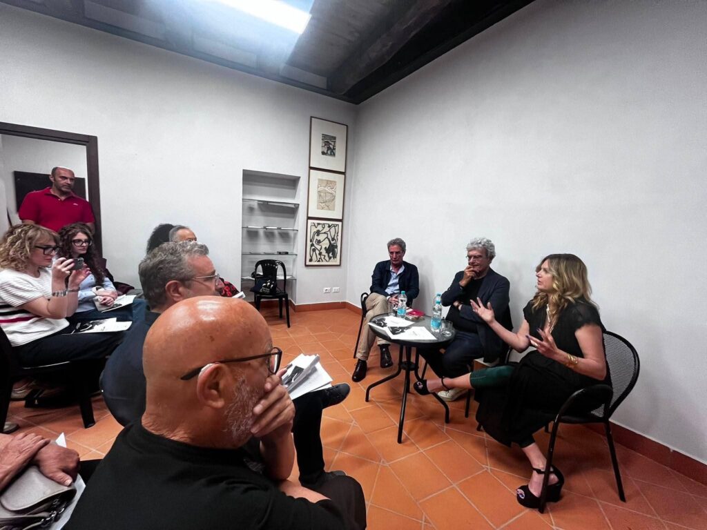 Caggiano diventa capitale della cultura contemporanea: presentato il docufilm su Nanni Balestrini