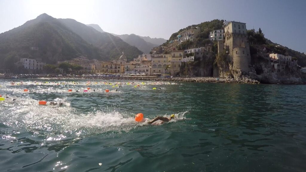 Cetara – Vietri sul Mare: 370 atleti pronti a sfidarsi nel nuoto in acque libere
