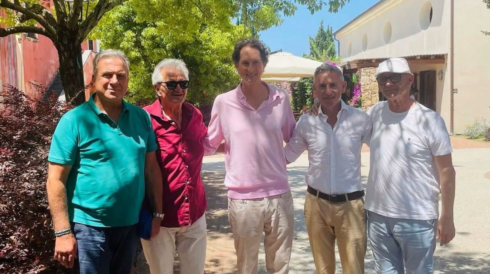 John Elkann sceglie il Cilento: visita alla Tenuta Vannulo per il presidente di Stellantis e Ferrari