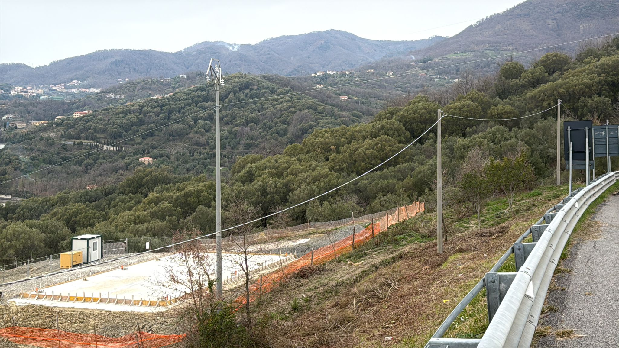 Cilentana, sequestrato il cantiere sotto il tratto franoso di Massicelle: cinque indagati per abusi edilizi