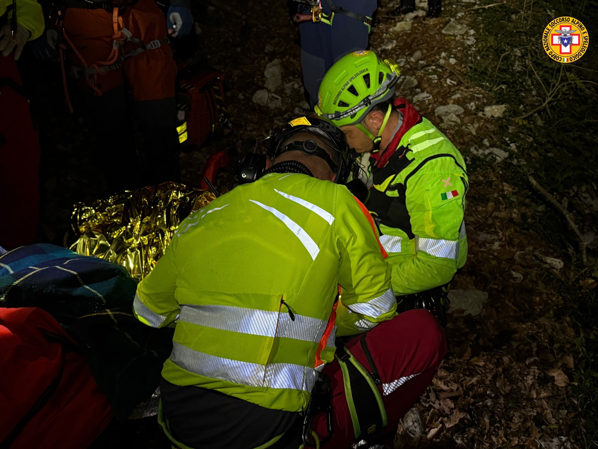 Acerno, precipita in una zona impervia lungo il Tusciano: donna recuperata nella notte dal Soccorso Alpino