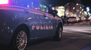 Giovane 27enne accoltellato nella notte nel Salernitano: indaga la polizia