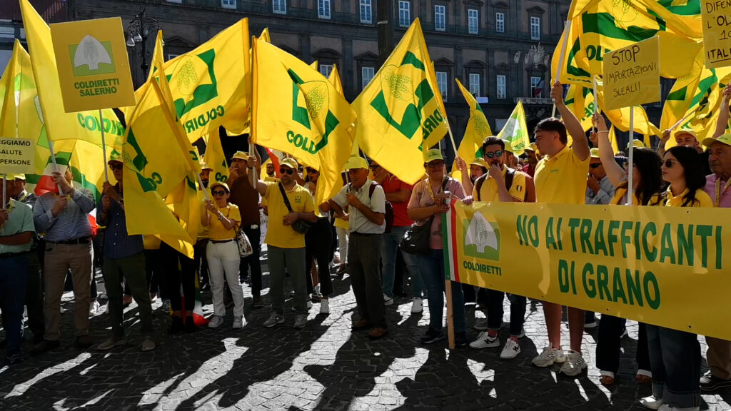 Prezzi, Coldiretti Campania in piazza contro i trafficanti di olio e grano