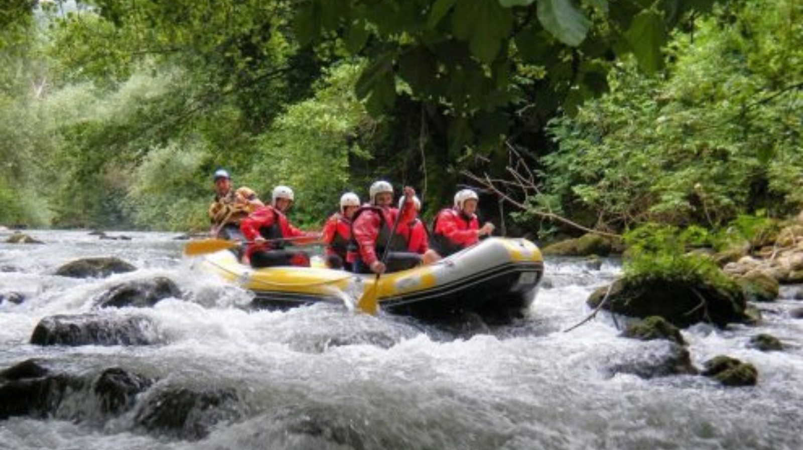 Rafting in provincia di Salerno: dove vivere l’avventura tra fiumi e natura